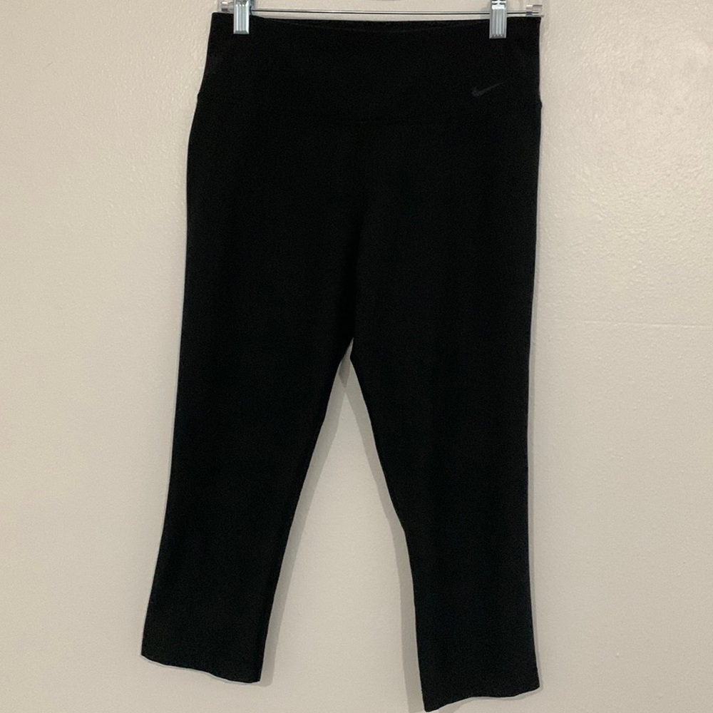 Nike Women’s Dri-Fit Athletic Cropped Leggings M